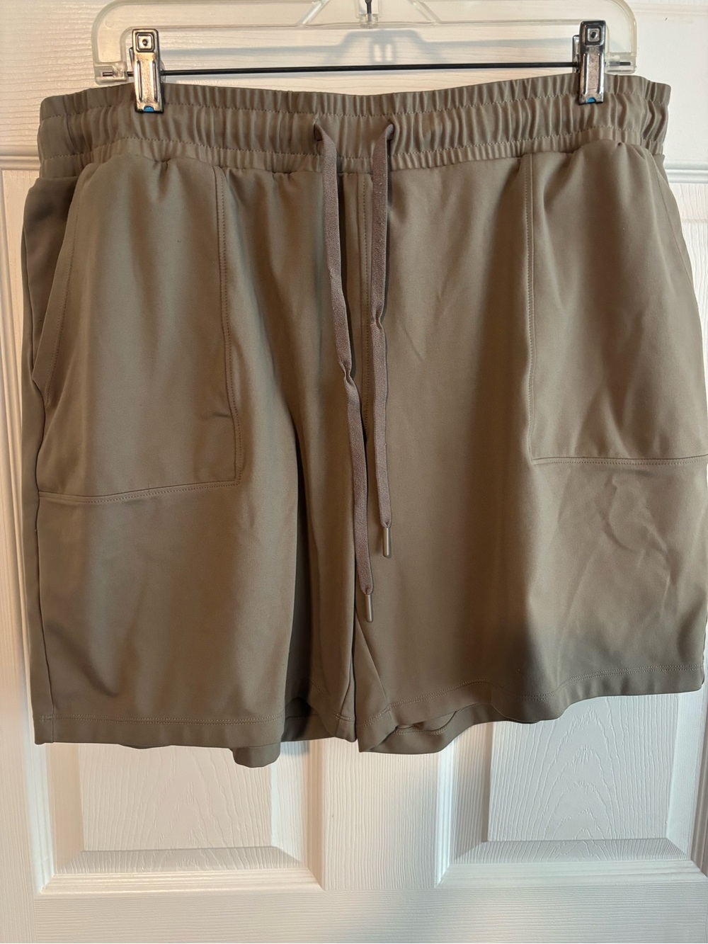 Mondetta Taupe Elastic-Waist Athletic Shorts